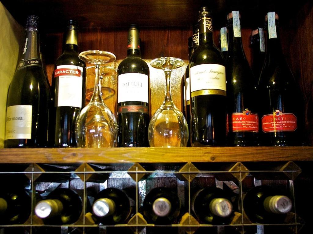 瓦利斯阿姆斯酒店 Sráid an Mhuilinn 外观 照片