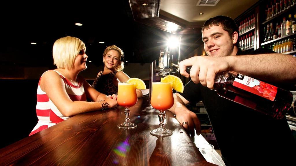 瓦利斯阿姆斯酒店 Sráid an Mhuilinn 外观 照片